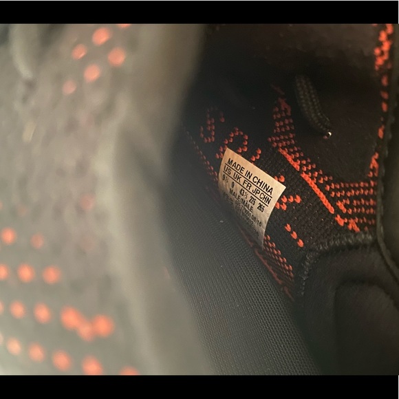 ⚫️🔴Yeezy Boost 350 V2🔴⚫️ - Picture 6 of 6
